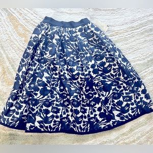 Brand new Isola Marras flora skirt sz 42
